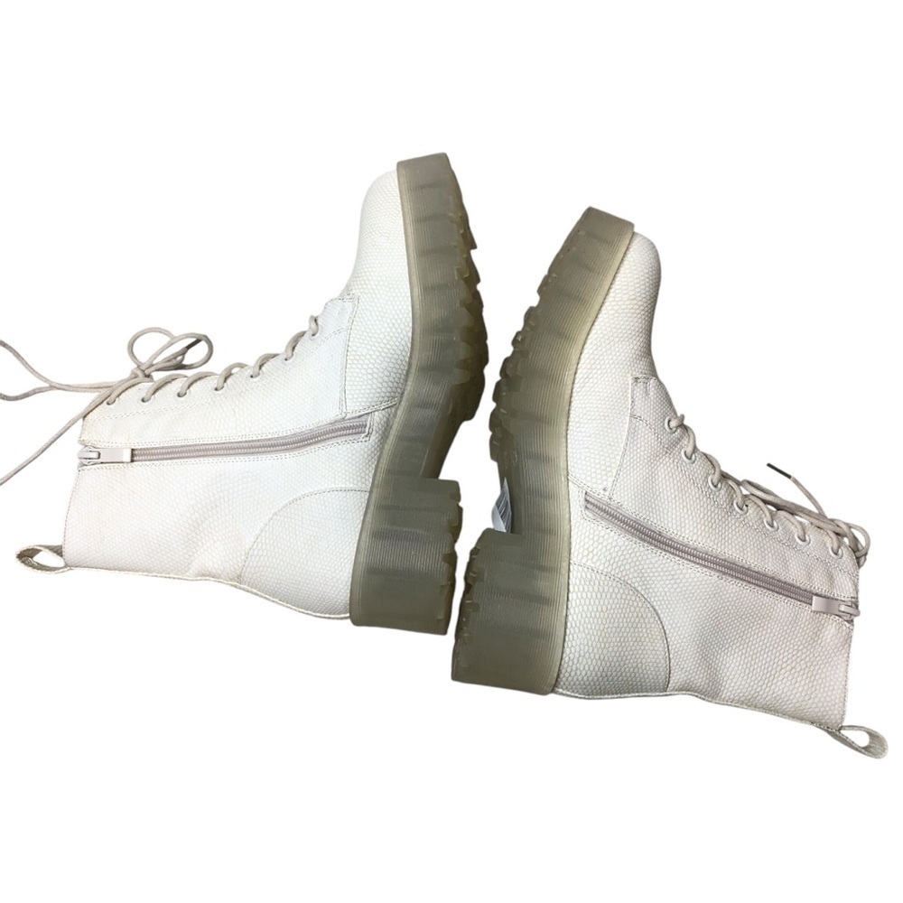 DL Dirty Laundry Lace Up Lug Combat Boots Sz 9/40 Cream Gold Faux Croc Platform - Picture 10 of 11